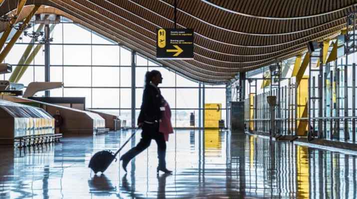 Transit Adalah: Panduan Lengkap Proses Penerbangan & Pengiriman Barang