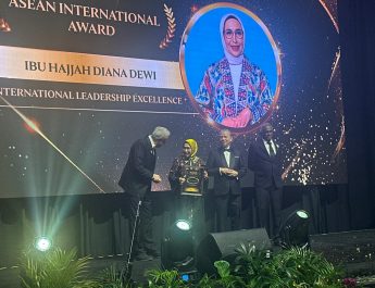 Dorong Transformasi Digital UMKM, Diana Dewi Diganjar Penghargaan