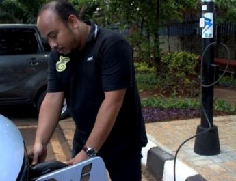 PLN Targetkan 1.000 SPKLU Tiang Listrik Rampung Tahun Ini