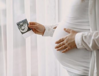 Ibu Hamil Lebih Sering Digigit Nyamuk Karena Alasan Ini