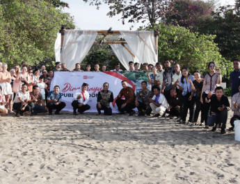 Mercure Bali Sanur Resort Rayakan HUT ke-80 RI dengan Pelepasan 80 Tukik ke Pantai Mertasari