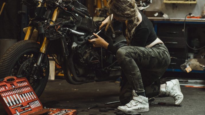 11 Penyebab Knalpot Motor Keluar Api