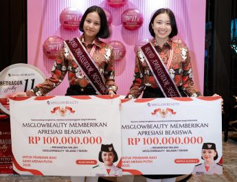 MS Glow Beri Beasiswa pada Dua Anggota Paskibra Istana