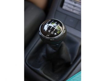 Mahir Mengemudikan Mobil Bertransmisi Manual, Masih Pentingkah?