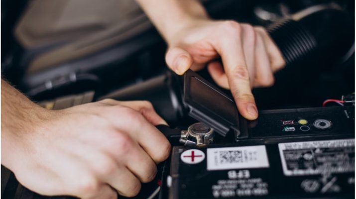 Harga Cas Aki Motor Terbaru 2025: Berapa Biaya Ngecas Aki Motor?