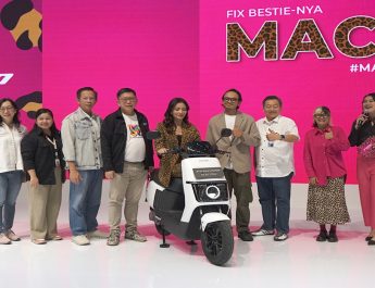 Polytron Luncurkan Fox 200: Sepeda Motor Listrik Pertama yang Didesain Khusus untuk Jadi Sahabat Perempuan