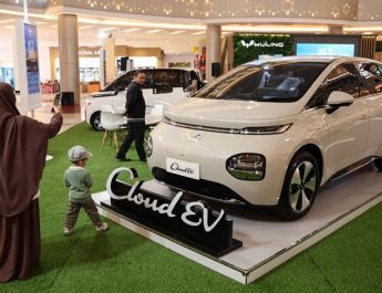 Apakah Perlu Menghentikan Insentif Impor Mobil Listrik? Ini Kata Peneliti