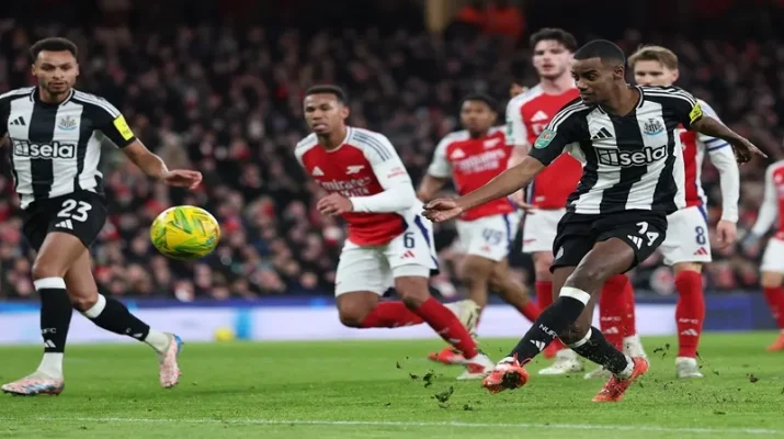 Alexander Isak Bersumpah Tak Main Lagi di Newcastle, Ngotot ke Liverpool