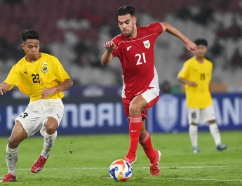 Sundulan Jens Raven Kena Mistar, Indonesia U-23 Lawan Thailand Masih 0-0