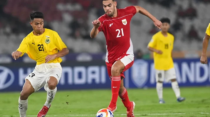 Sundulan Jens Raven Kena Mistar, Indonesia U-23 Lawan Thailand Masih 0-0