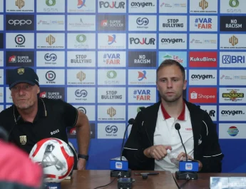 Pelatih Persis Solo Peter de Roo Sebut Super League Lebih Menantang