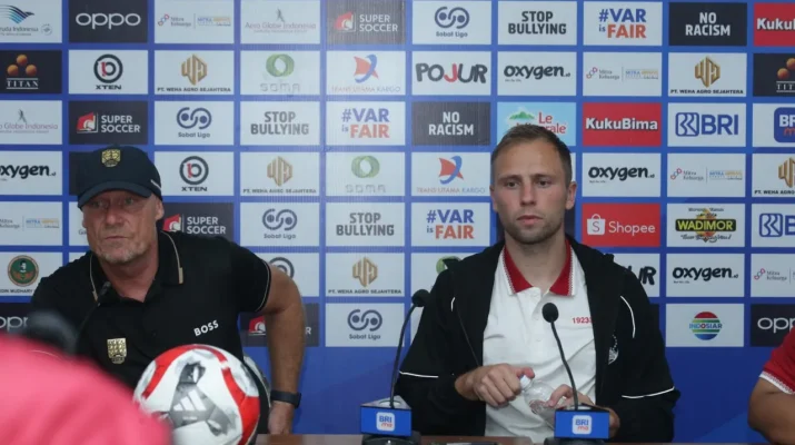 Pelatih Persis Solo Peter de Roo Sebut Super League Lebih Menantang