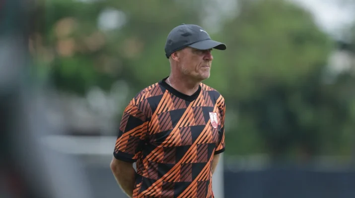 Persis Solo Tanpa Adriano dan Kodai saat Lawan PSBS, Peter de Roo Tetap Optimis
