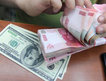 Rupiah menguat seiring sikap pasar berubah terkait suku bunga Fed