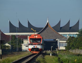KA Lembah Anai kembali layani rute hingga BIM