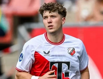 Ole Romeny Cedera Usai Ditekel Pemain Arema di Piala Presiden 2025