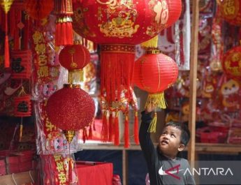 Suasana menyambut Imlek telah terasa di kawasan Pecinan Glodok