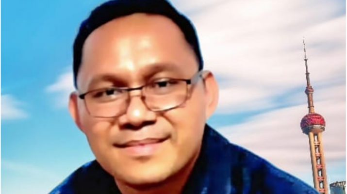 Demokrasi di Balik Simbol