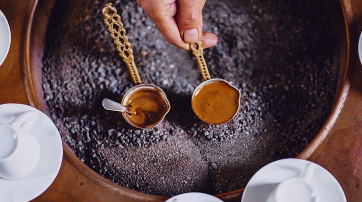 Kopi Turki: Tradisi Sakral, Budaya, dan Seni Membaca Cangkir yang Mendunia