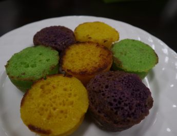 10 Tempat Rekomendasi Bika Ambon Bandung Terlezat 2025