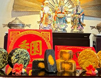 Mooncake Grand Candi Hotel, Hantaran Istimewa dari Generasi ke Generasi