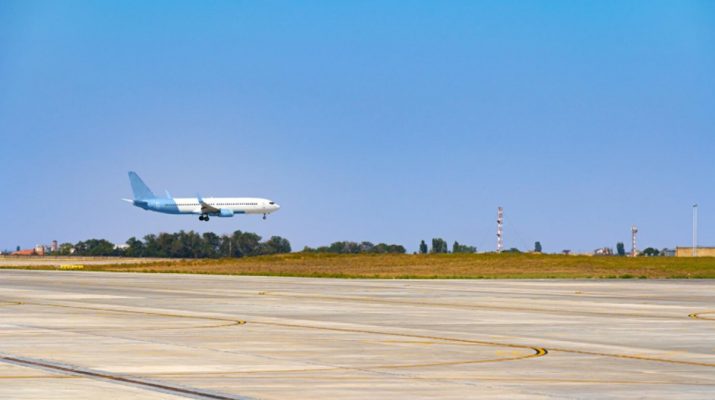 Arti Landing dan Istilah Penting dalam Dunia Penerbangan