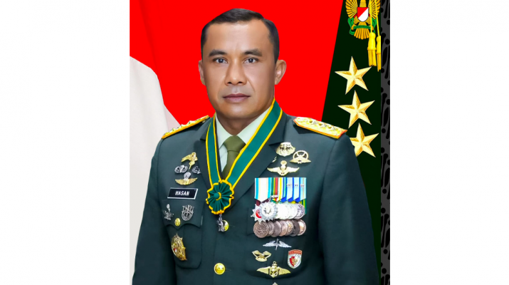 Komandan Kodiklatad Letjen TNI Mohamad Hasan