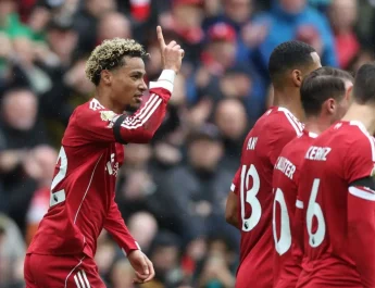 Liverpool Kalahkan Everton dengan Skor Tipis 2-1