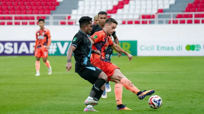 Kendal Tornado FC Protes Wasit Usai Gol Dianulir VAR Lawan Persela