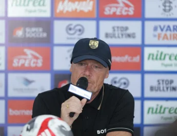 Persis Solo Kalah di Menit Akhir, Peter de Roo Kritik Keputusan Wasit