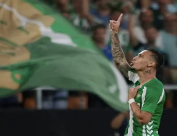 Hasil Liga Europa Terbaru: Antony Selamatkan Betis, Roma Menang di Nice