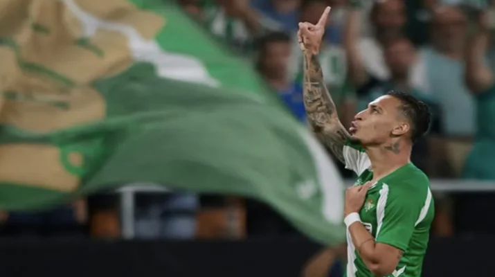 Hasil Liga Europa Terbaru: Antony Selamatkan Betis, Roma Menang di Nice