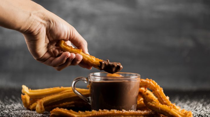 Churros Adalah Camilan Lezat: Cara Membuat Churros Renyah di Rumah