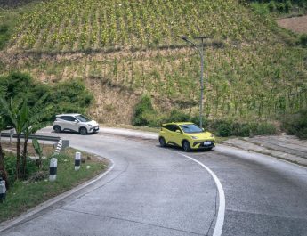 Mobil Listrik Buktikan Kejantanan, Tangguh di tanjakan, Lincah di Jalur Datar