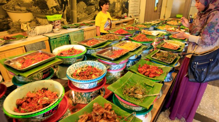 13 Rekomendasi Kuliner Hits di Bandung yang Buka hingga Malam Hari