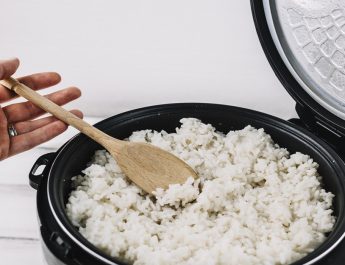 Ini Alasan Mengapa Nasi Harus Segera Dipindahkan Usai Matang