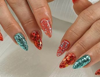 Taylor Swift Showgirl Jadi Inspirasi Tren Nail Art