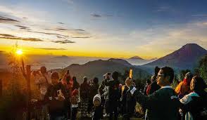 Sikunir Sunrise: Pesona Golden Sunrise Terindah di Dieng yang Wajib Dikunjungi!