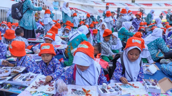 27 Ribu Anak PAUD Membatik Pecahkan Rekor Dunia, Bunda PAUD: Ayo Dorong PAUD Jateng Cinta Membatik