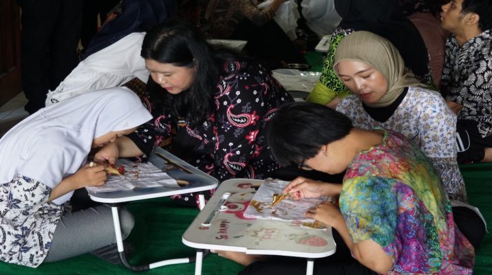Metro Park View Kota Lama Semarang Rayakan Hari Batik Nasional Bersama UMKM dan Sahabat Difabel