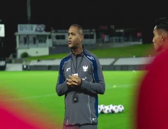 Kluivert Ingin Timnas Indonesia Bermain Sempurna Lawan Arab Saudi dan Irak