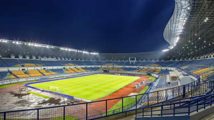 Jelang Laga, Persib Bandung Imbau Suporter Persis Solo Tak Hadir di Stadion GBLA