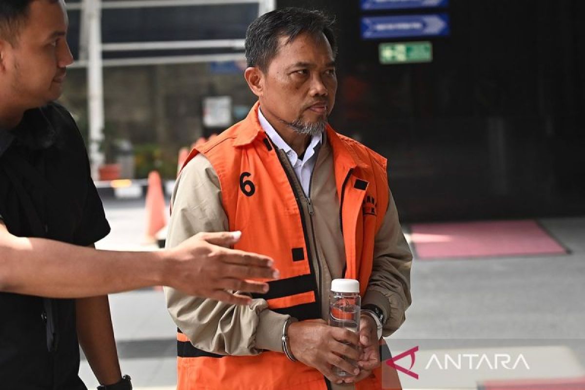 KPK periksa lima pejabat Pemkab Cilacap untuk usut sumber uang iuran
