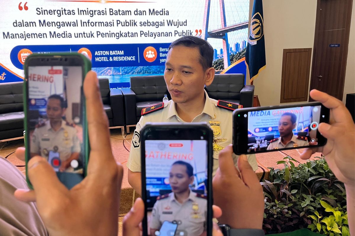Imigrasi Batam dalami kasus penggerebekan ratusan WNA di Baloi View