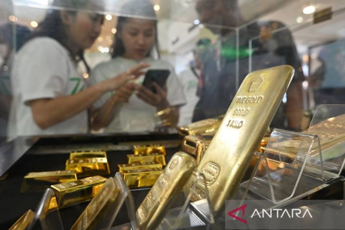 Harga emas UBS-Galeri24 stabil, Antam turun di Pegadaian pagi ini