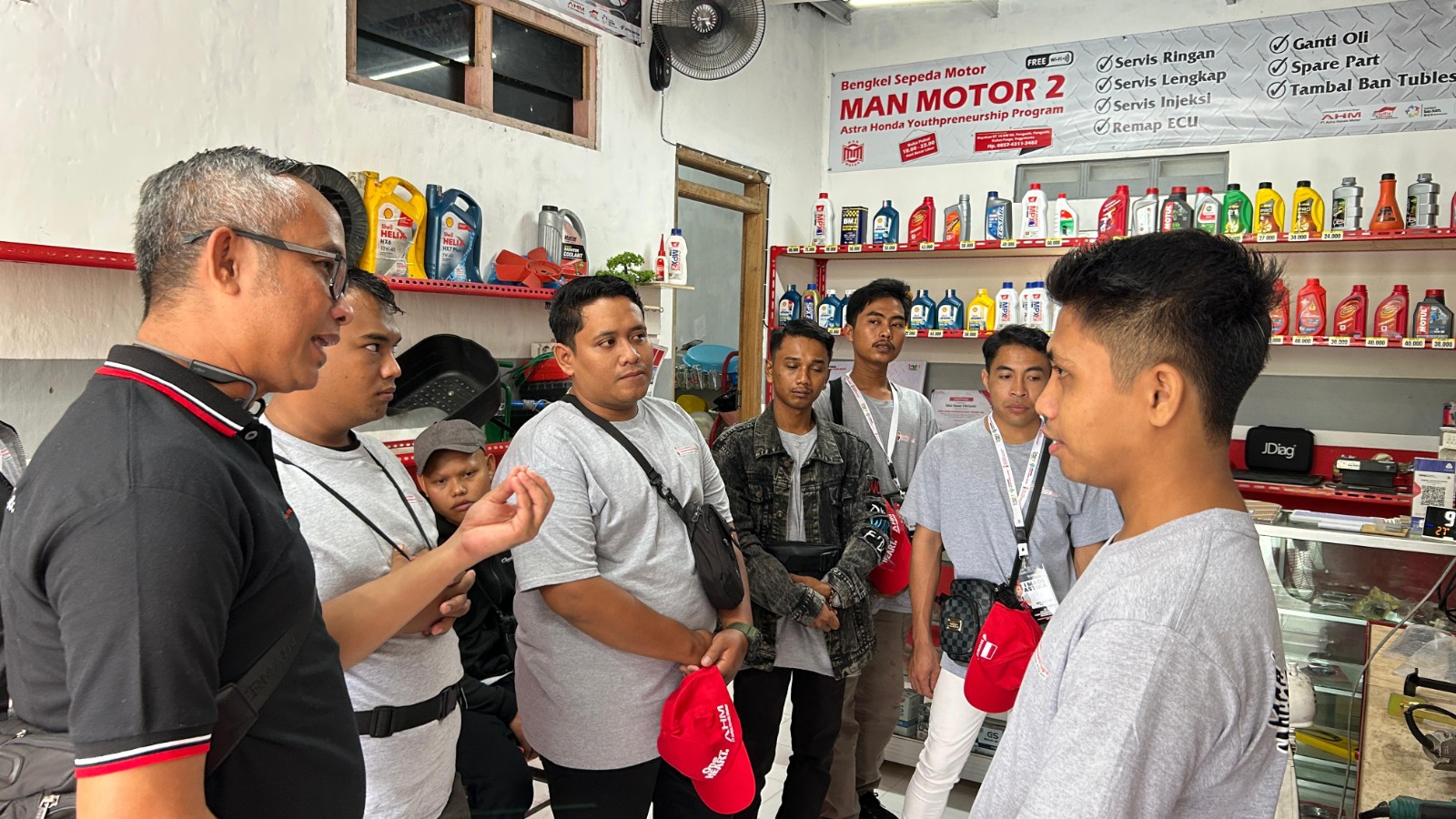 Ahmad Muhibbuddin selaku Ketua Yayasan AHM