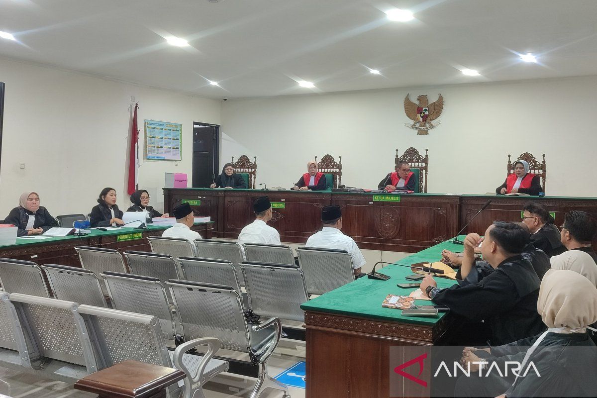 Eks Direktur PDAM Bengkulu dituntut delapan tahun penjara