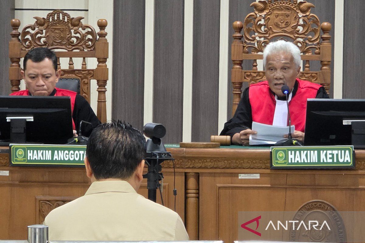 Putusan perkara dua petinggi Sritex ditunda karena hakim belum siap