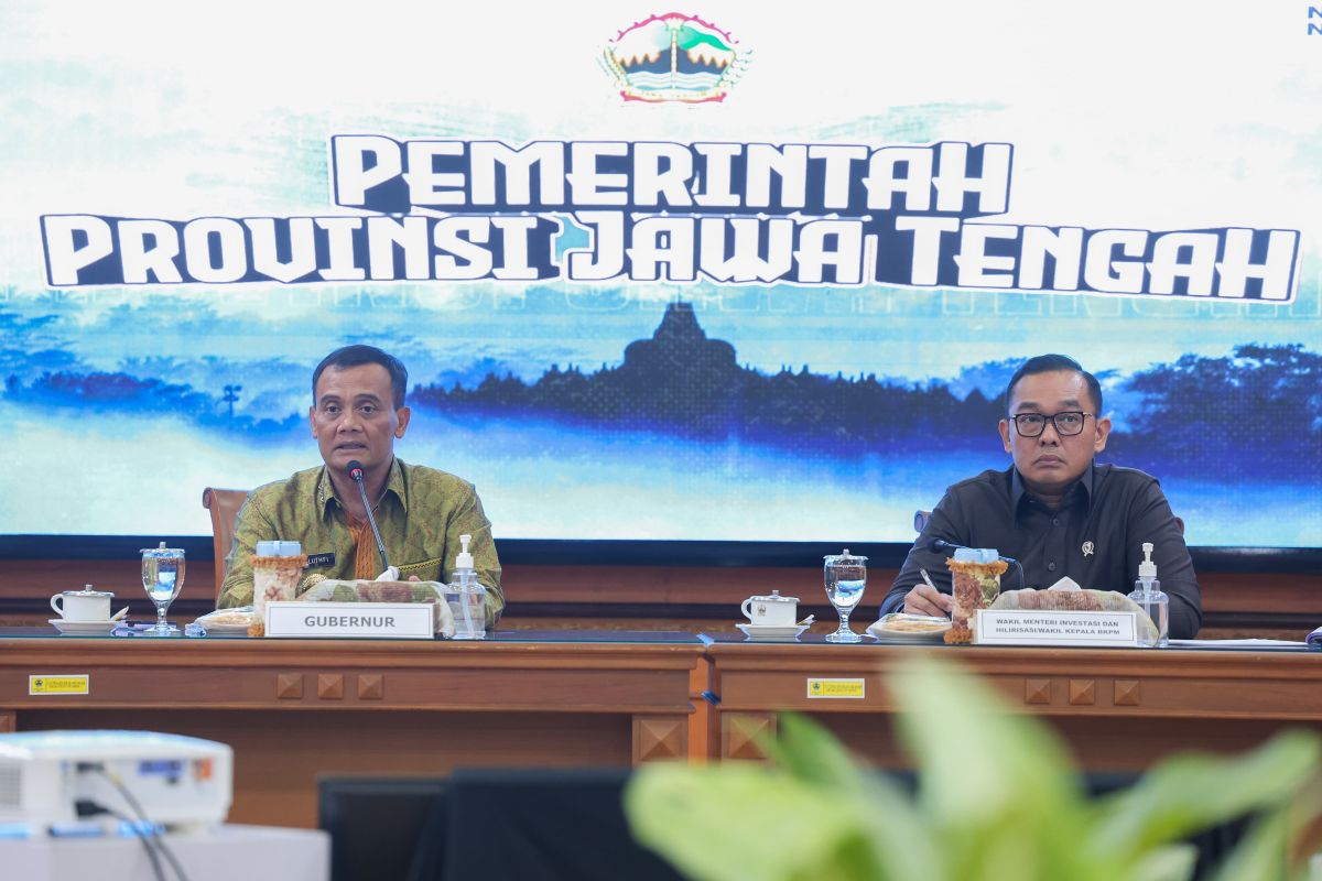 Gubernur: Jateng butuh pembenahan logistik laut