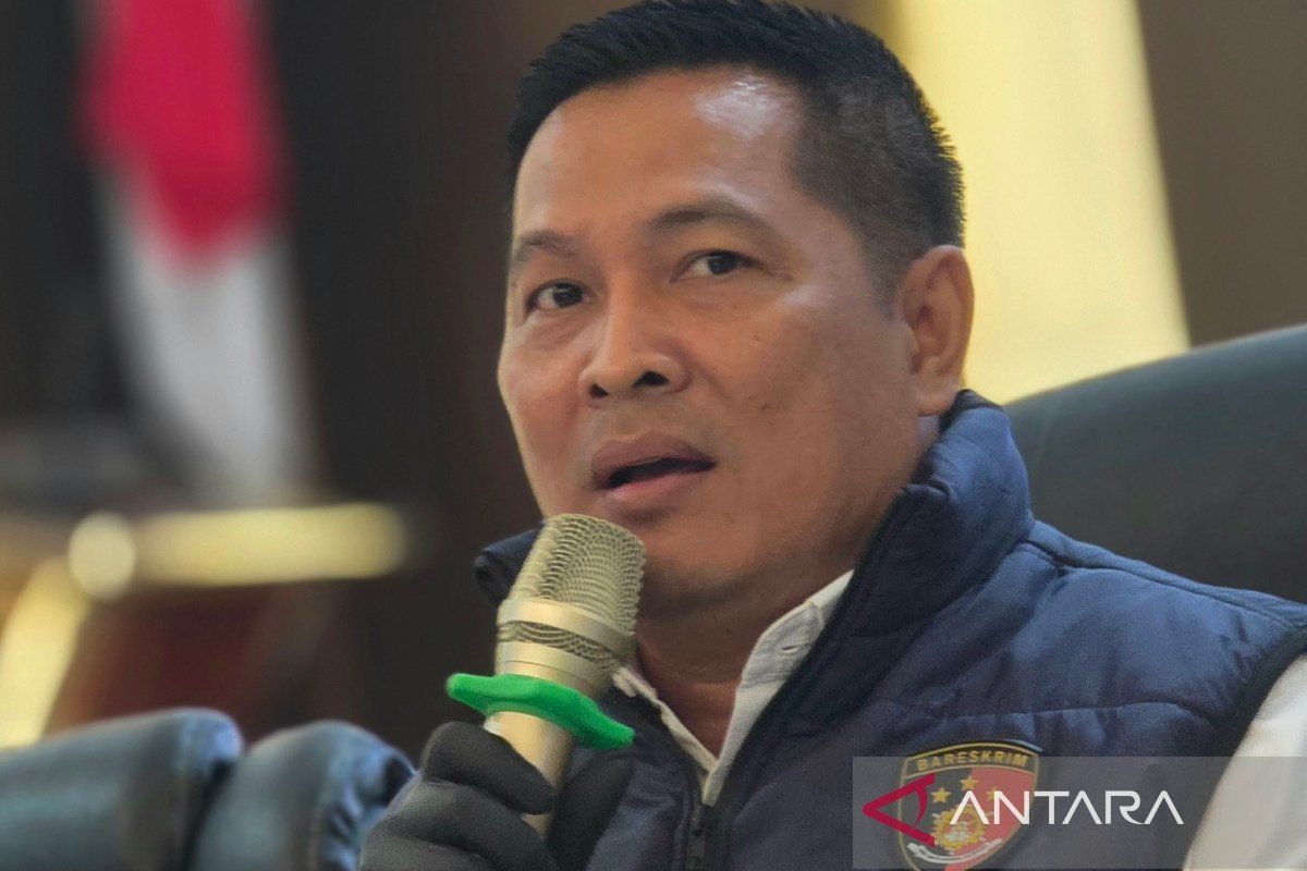 Polda Jateng gagalkan penyelundupan 18 Kasturi Kepala Hitam asal Papua